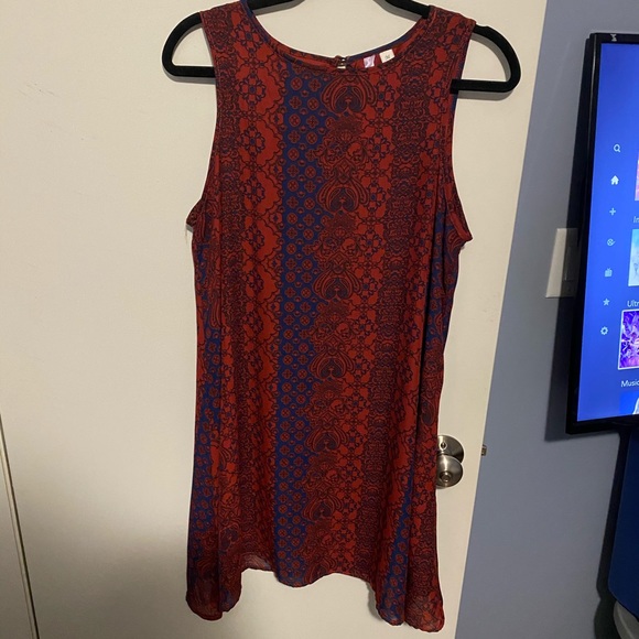 Dress can be worn both casually and dress up - Picture 1 of 3